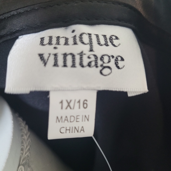 Unique Vintage Black and Red Lock & Key sashed blouse size 1X NWT - Picture 5 of 8